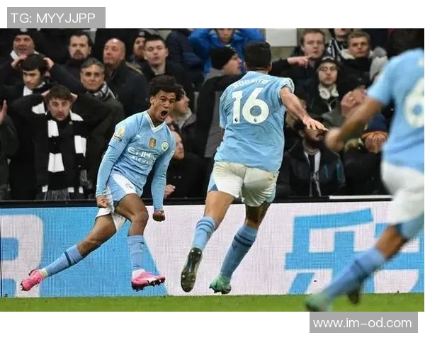 曼晚报道鲍勃冬窗或转会多特阿克或因世界杯离开曼城